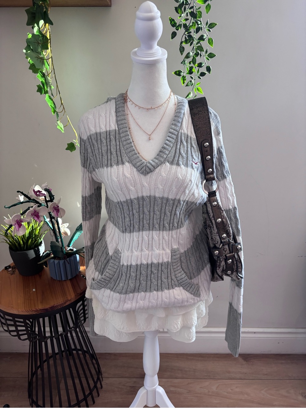 Striped V-Neck Cable Knit hooded Sweater - Gray & White